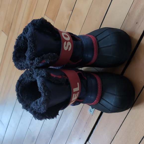 Sorel Snow Commander Boots - Navy and Red - Picture 2 of 9